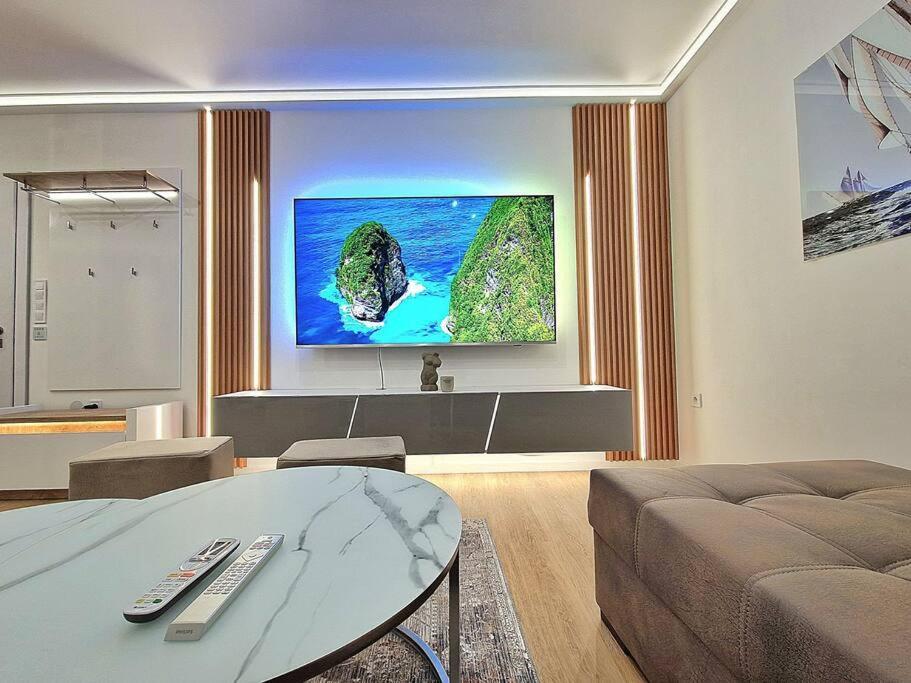 Luxury Apartment. 75 Inches Tv Varna Exterior foto